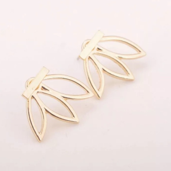 New Gold Filled Lotus Leaf Hollow Stud Earrings - Picture 3 of 3